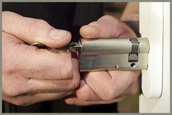 Near South Side IL Locksmith Store Near South Side, IL 312-283-3389